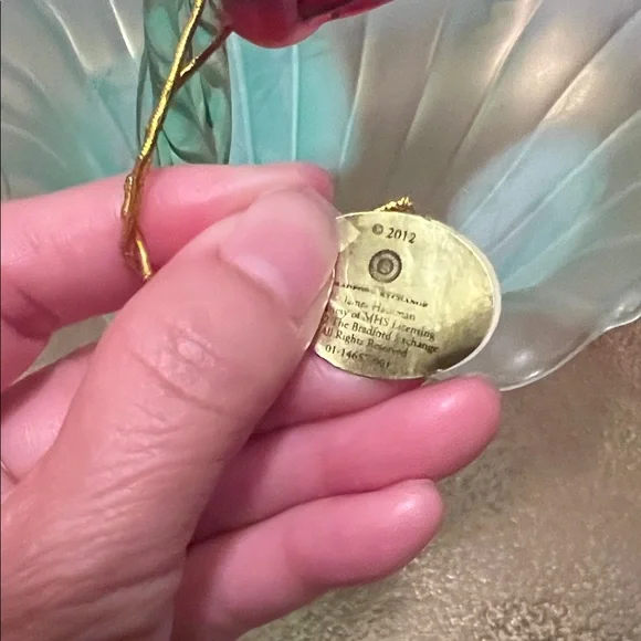 #1568**Elegant Glass Basket with Red Bird Accent. Accepting Reasonable Offers - Picture 9 of 15